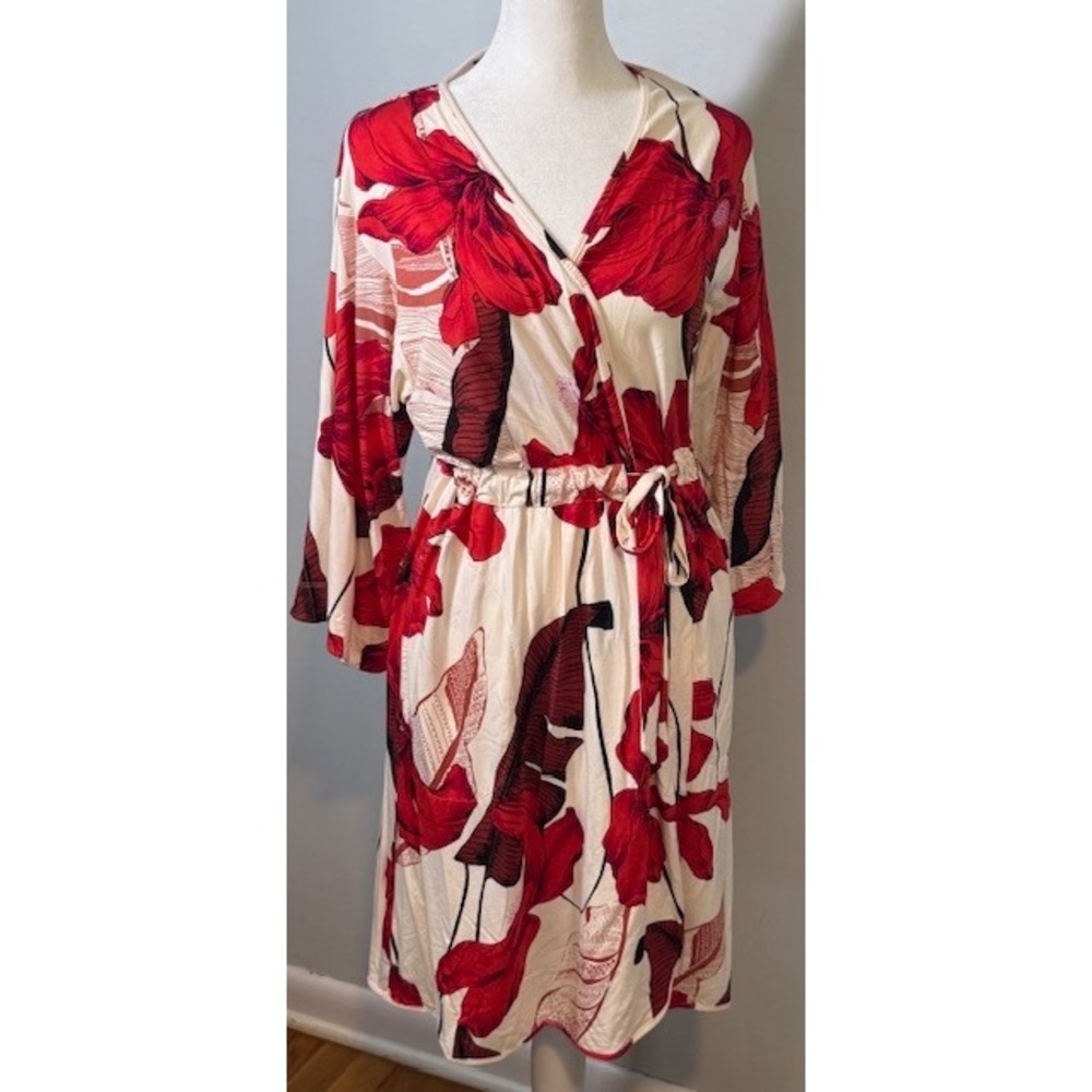 Soma Cool Nights Short Robe NWT S/M‎ Floral Tropical Cream Red 3/4 Sleeve Kimono